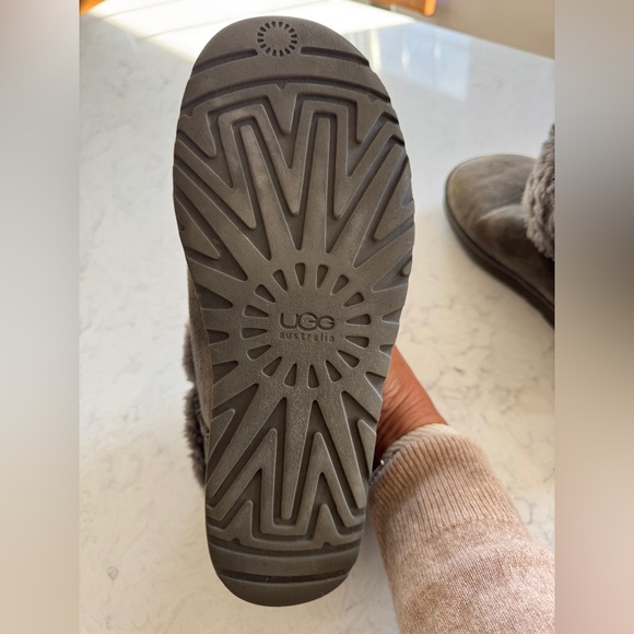 UGG gray fold over boots - Picture 9 of 12